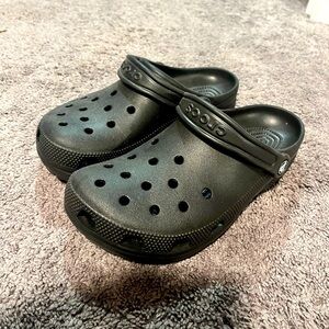 Black Crocs Women’s Size 9 (Men’s size 7)